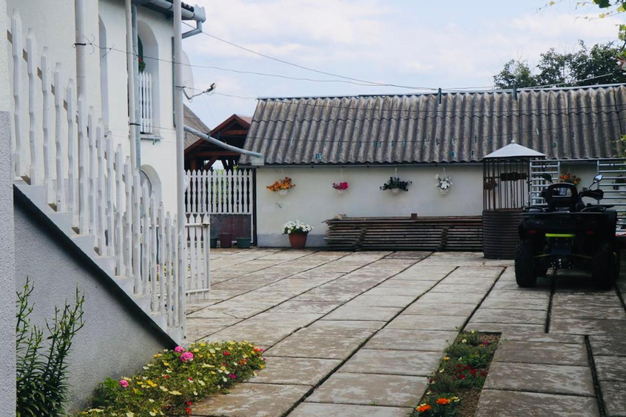 Садиба Анна - Термальні Води Косино Zapson Екстериор снимка